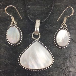 New Mother of Pearl Silver Pendant & Earrings Set MOP